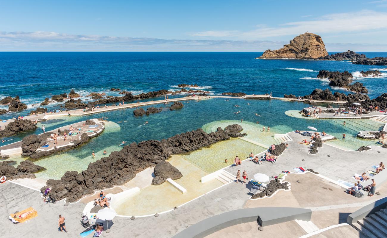 Photo of Piscinas Naturais de Porto Moniz with concrete cover surface