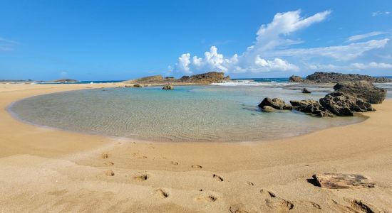 Las Golondrinas beach