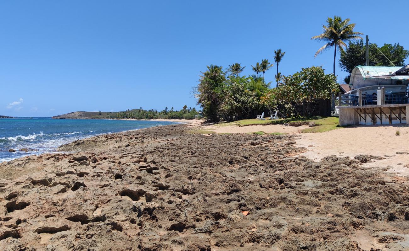 Photo of Bea beach with bright sand surface