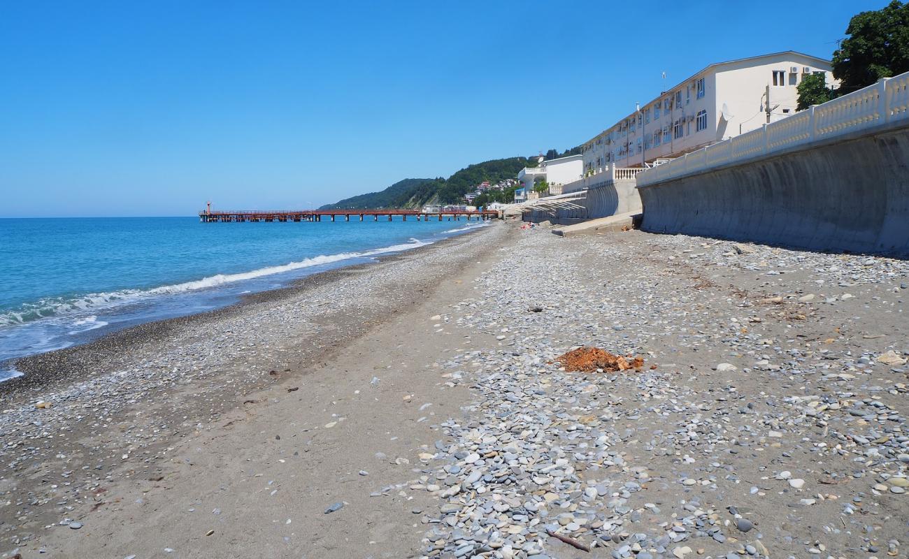 Photo of Loo beach II with gray pebble surface