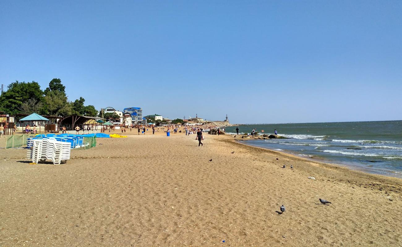 Photo of Makhachkalinskiy Gorodskoy Beach with light fine pebble surface