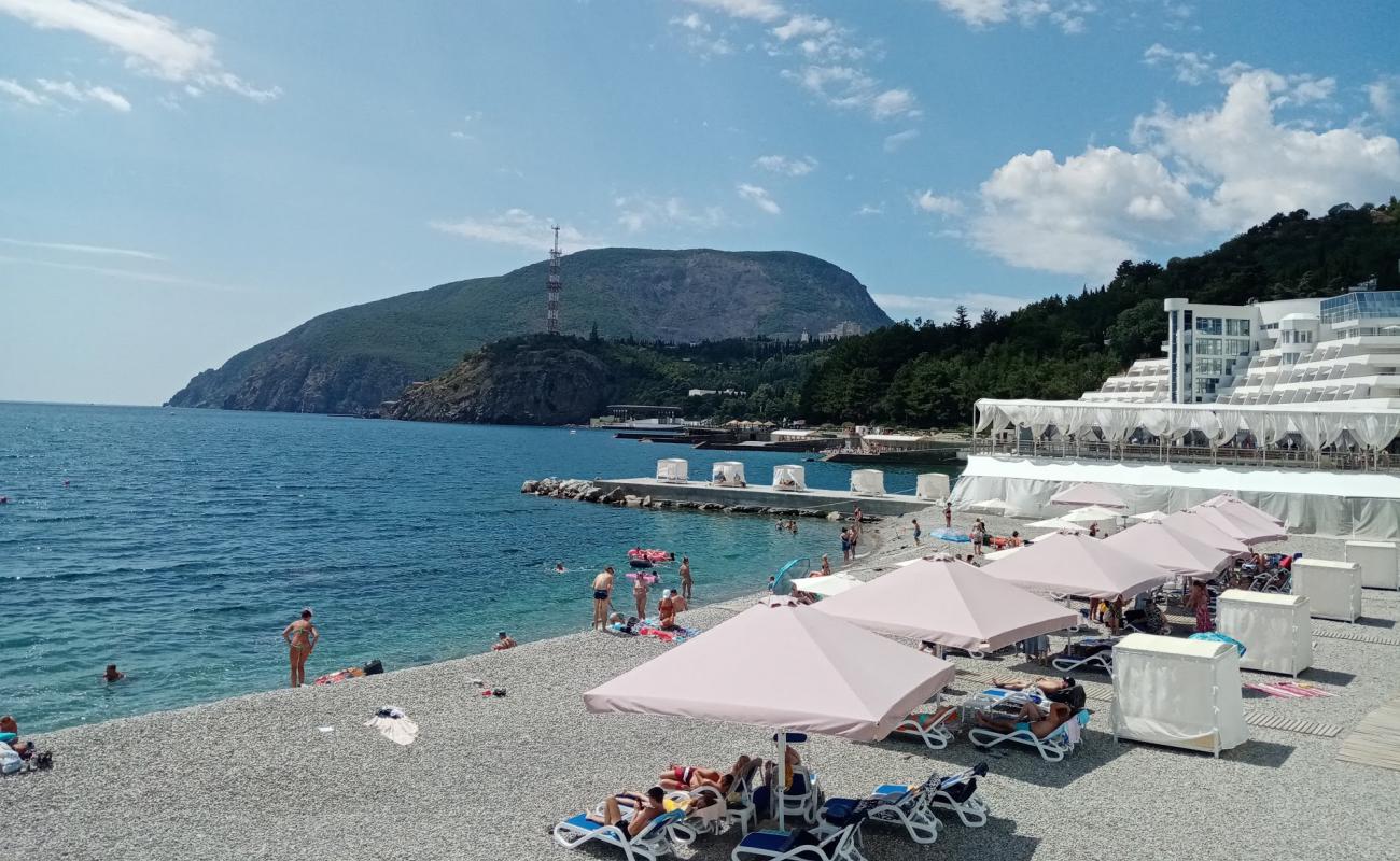 Photo of Karasan beach II with gray fine pebble surface