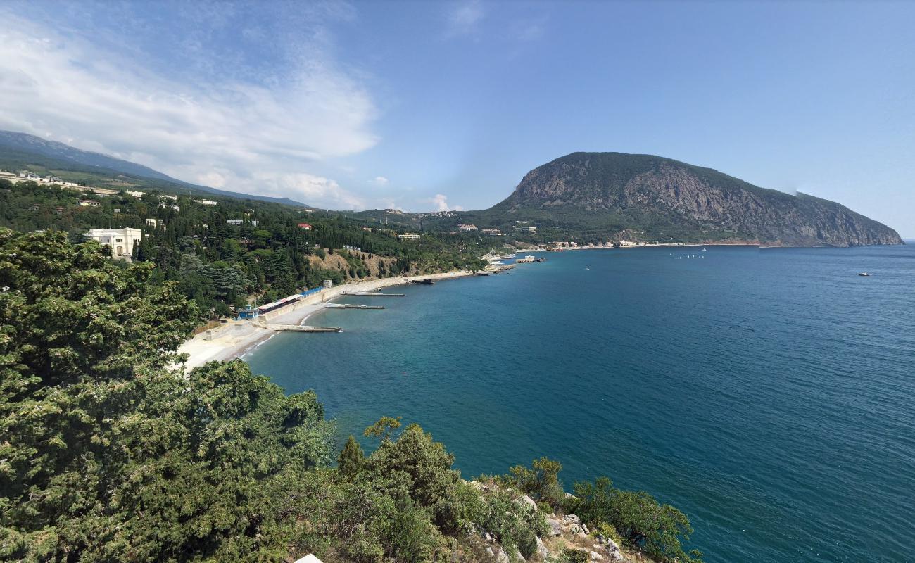 Photo of Gurzuf beach with spacious multi bays