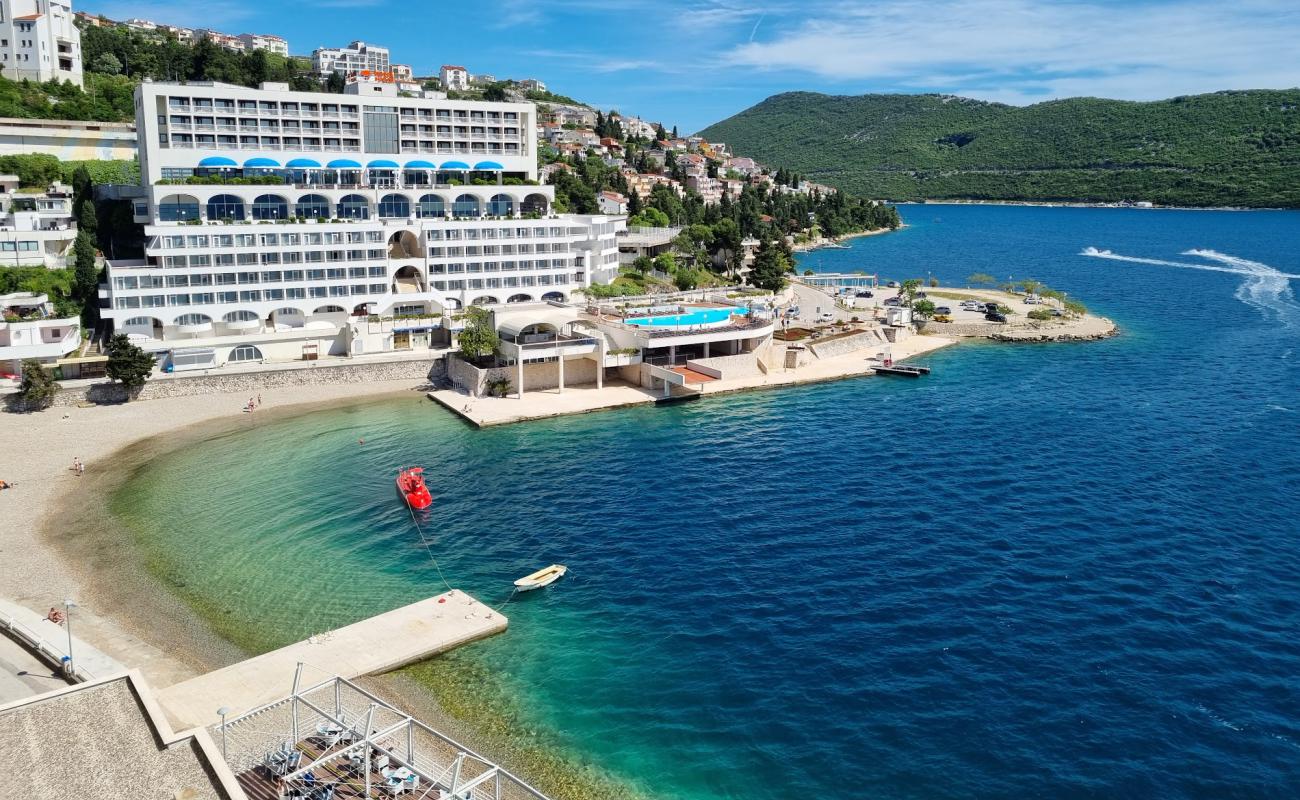 Photo of Plaza Neum with light fine pebble surface