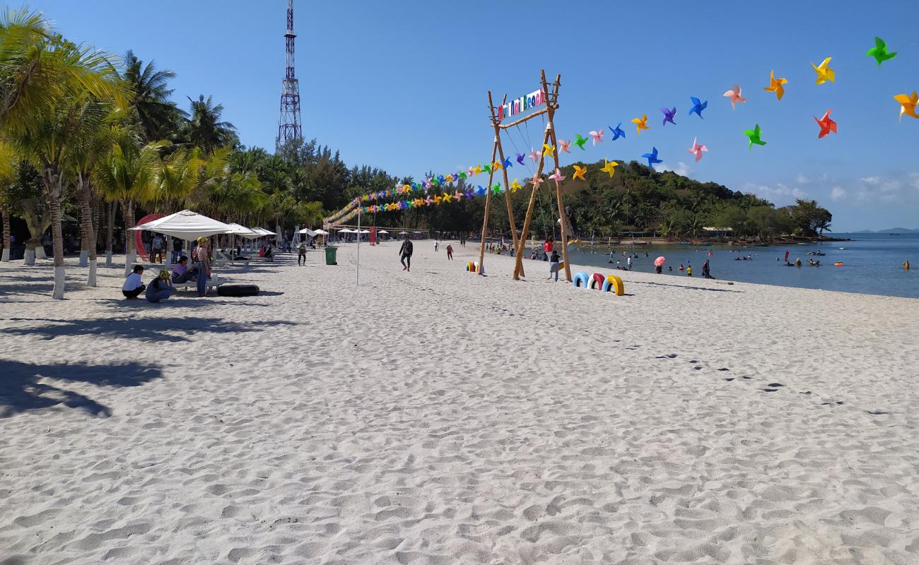 Photo of Mui Nai black beach with white sand surface