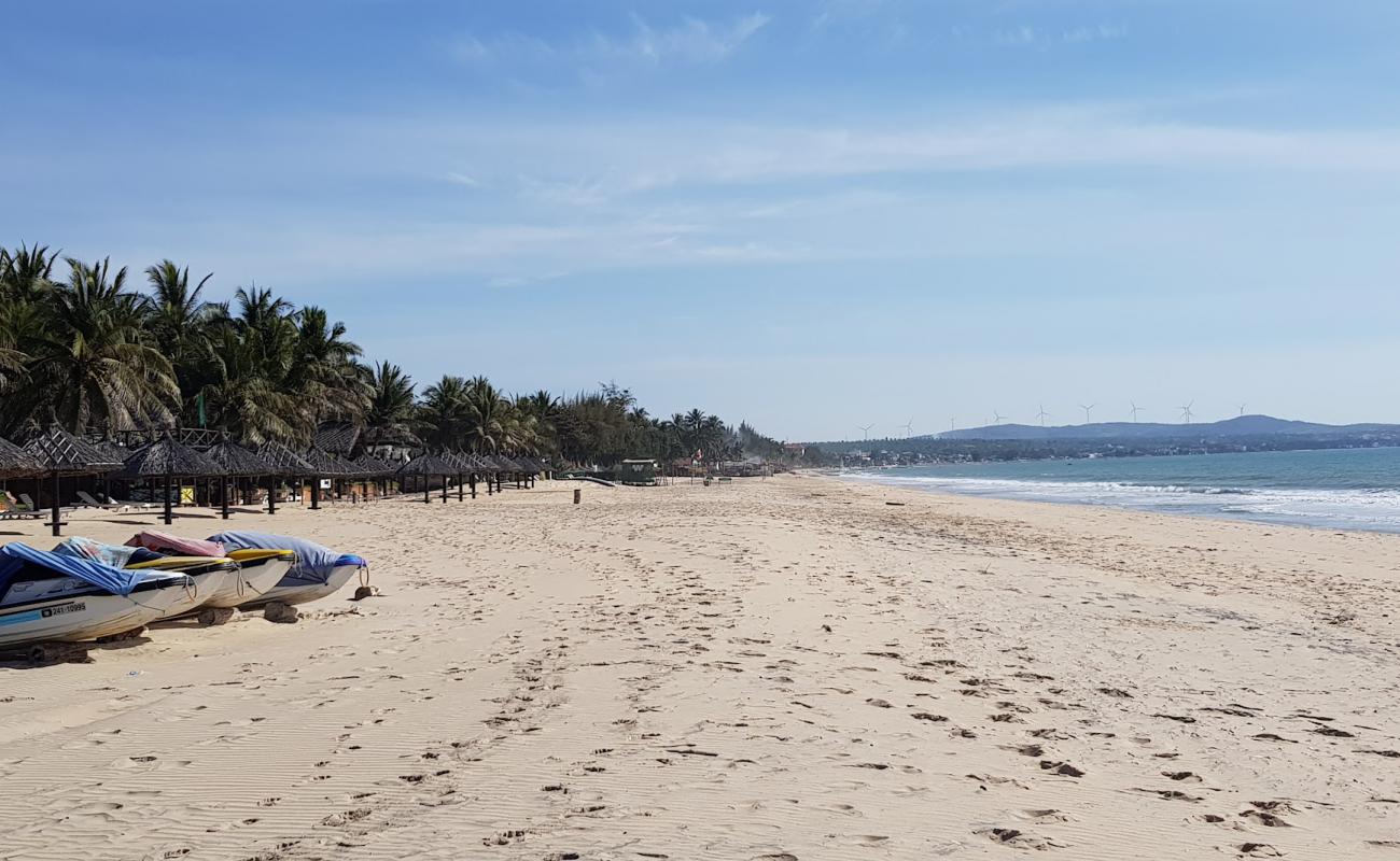 Photo of Ham Tien Beach with bright sand surface