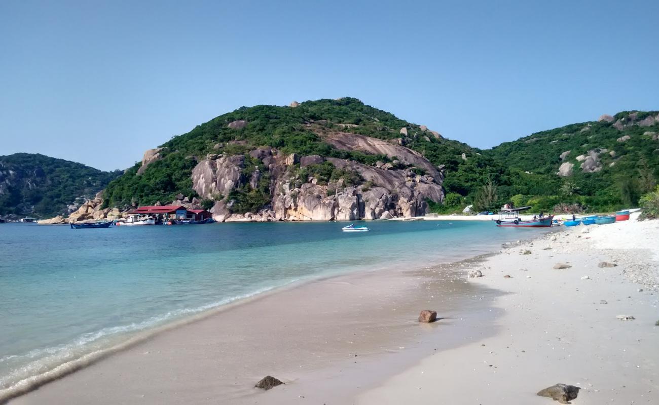 Photo of Bai Nha Beach with light fine pebble surface