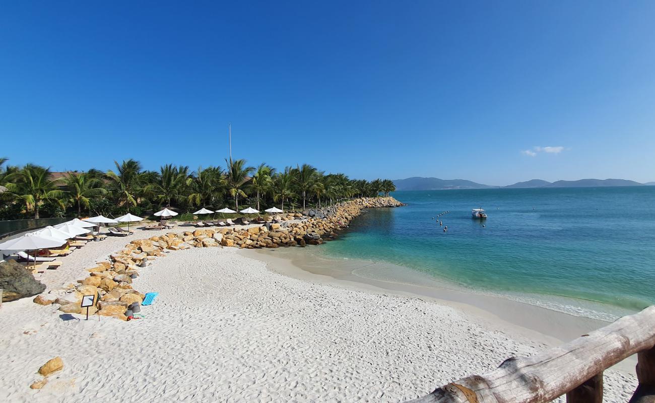 Photo of Khanh Hoa Beach with bright fine sand surface