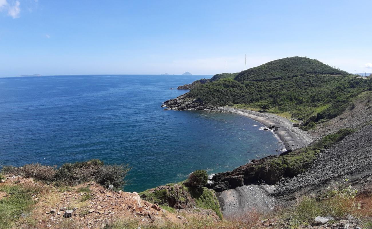 Photo of Hau Beach with gray pebble surface