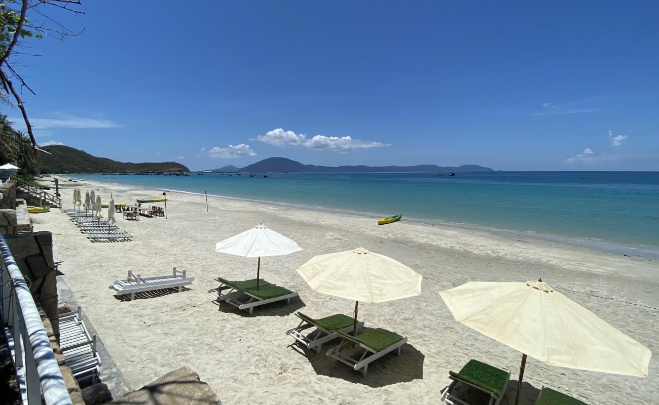 Photo of Doc Let Bay with white fine sand surface