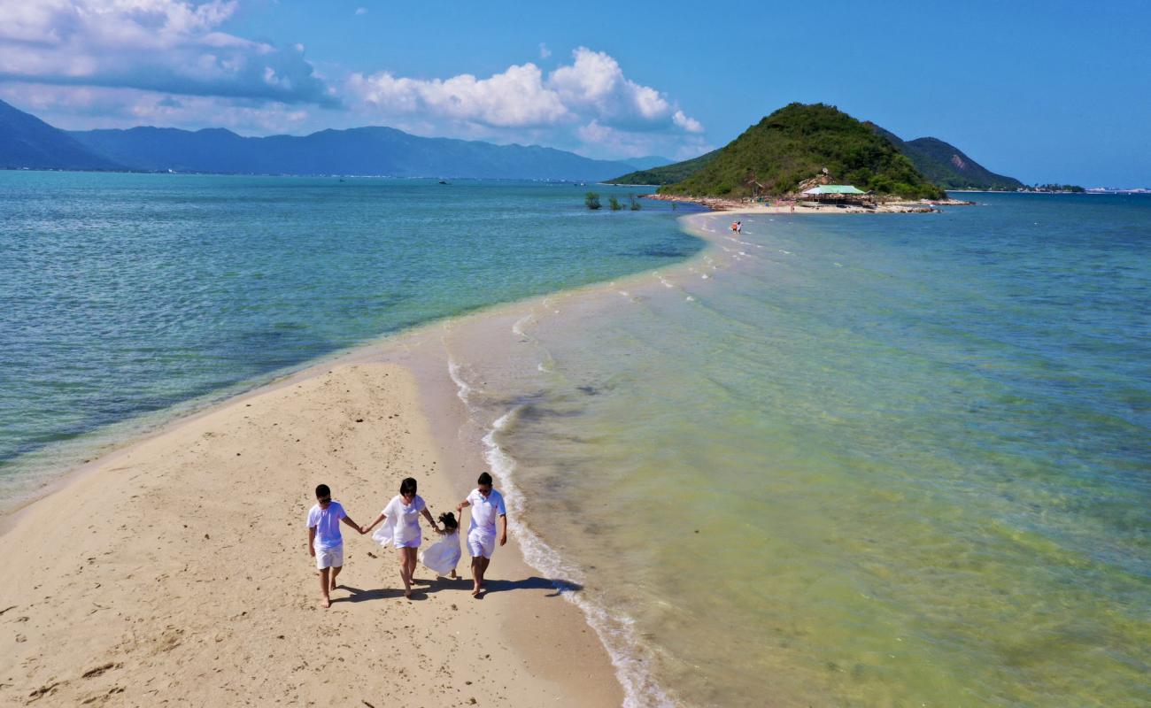 Photo of Diep Son Island Beach with bright sand surface