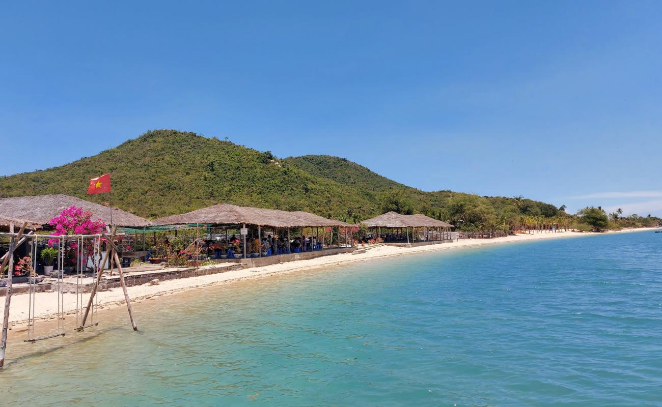 Photo of Dao Diep Son Island Beach with bright sand surface