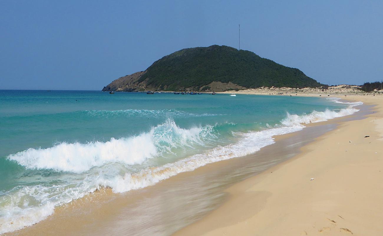 Photo of Hon Ngang Beach with white sand surface