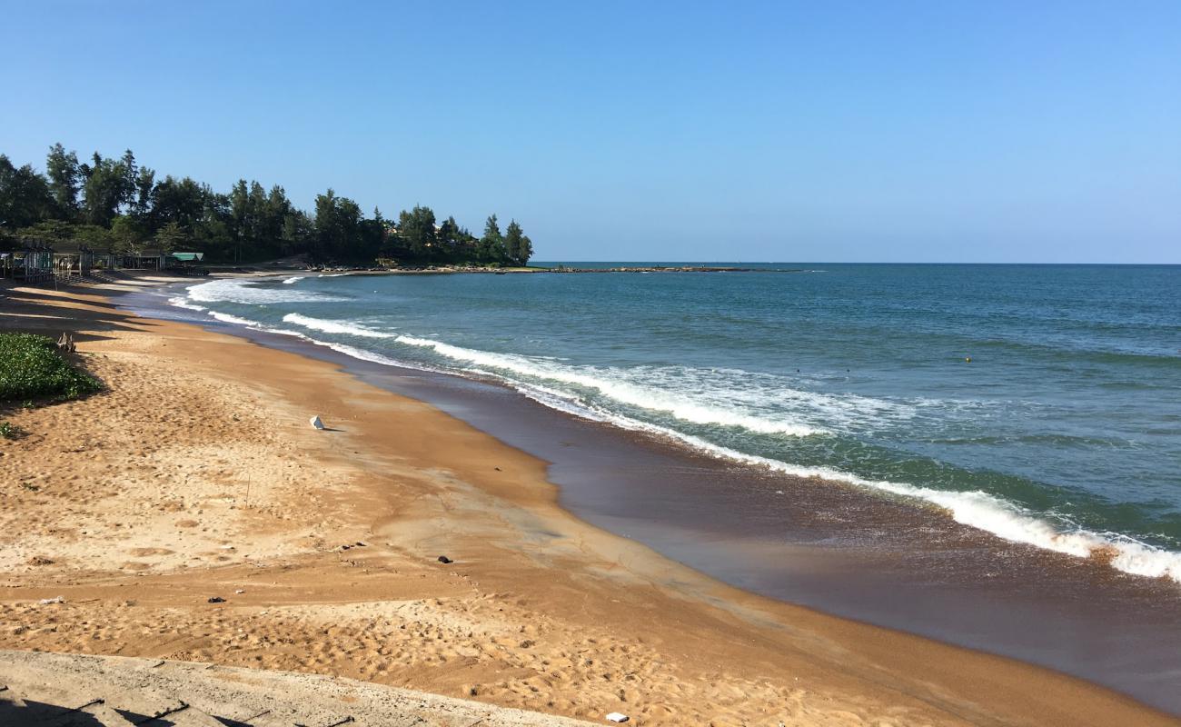 Photo of Cua Tung Beach with bright sand surface