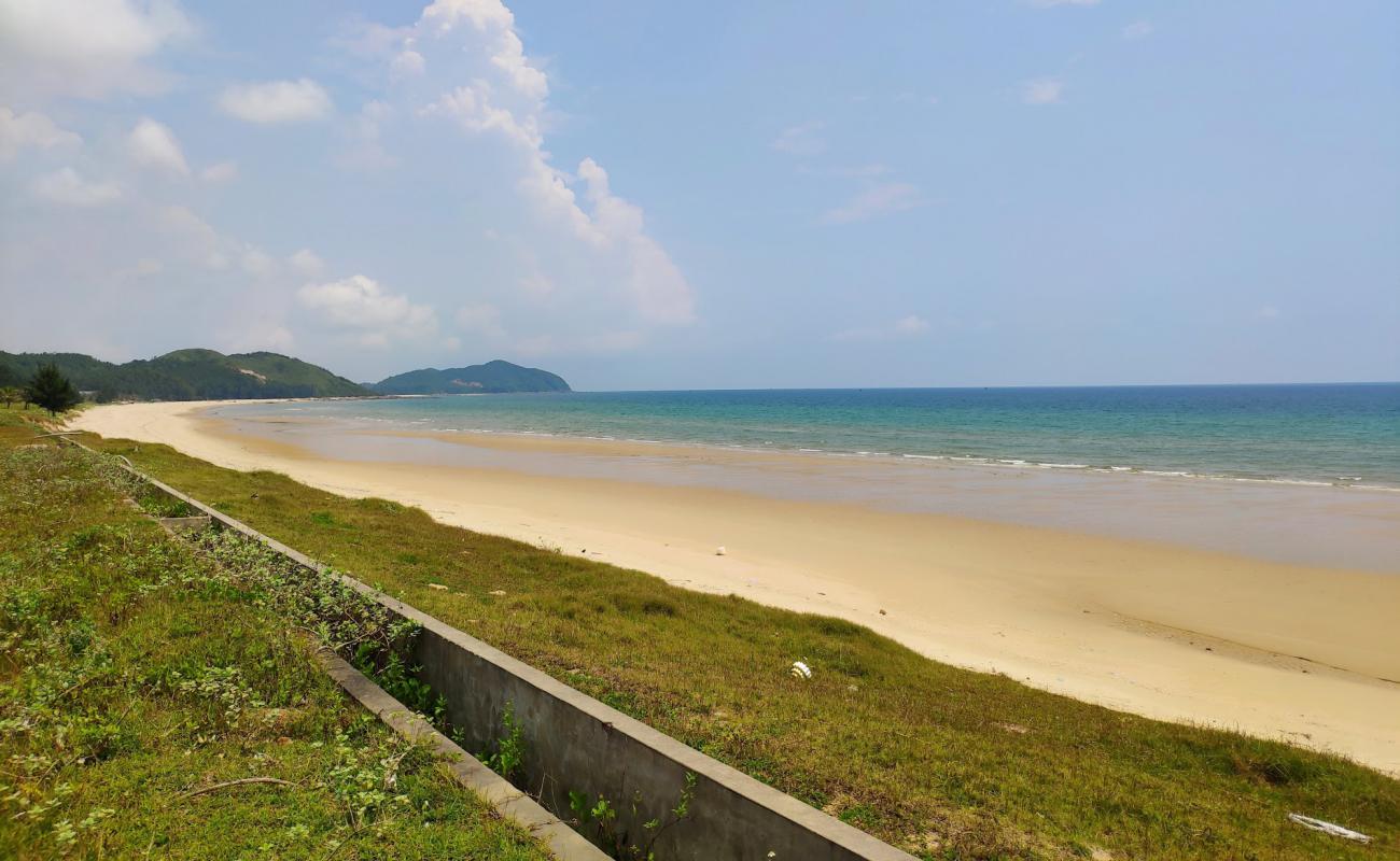 Photo of Quan Lan Beach II with bright sand surface