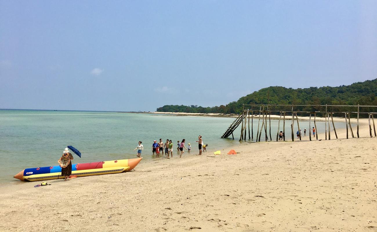 Photo of Hong Van Beach with bright sand surface