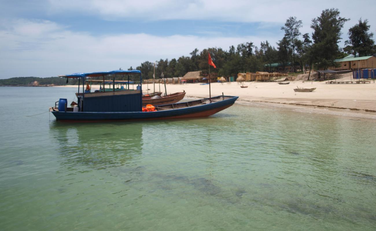 Photo of Van Chay Beach with bright sand surface