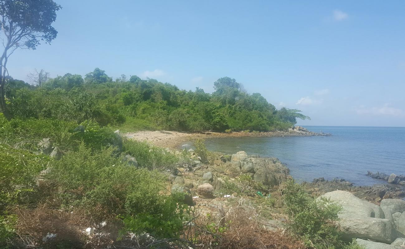 Photo of Kaoh Tunsay Beach with light pebble surface