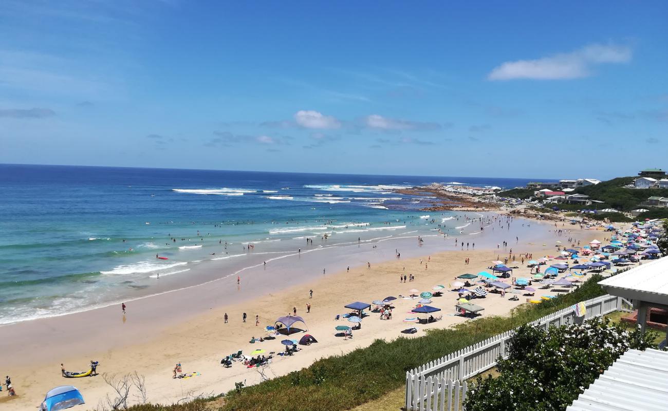 Photo of Buffalo Bay beach with bright fine sand surface