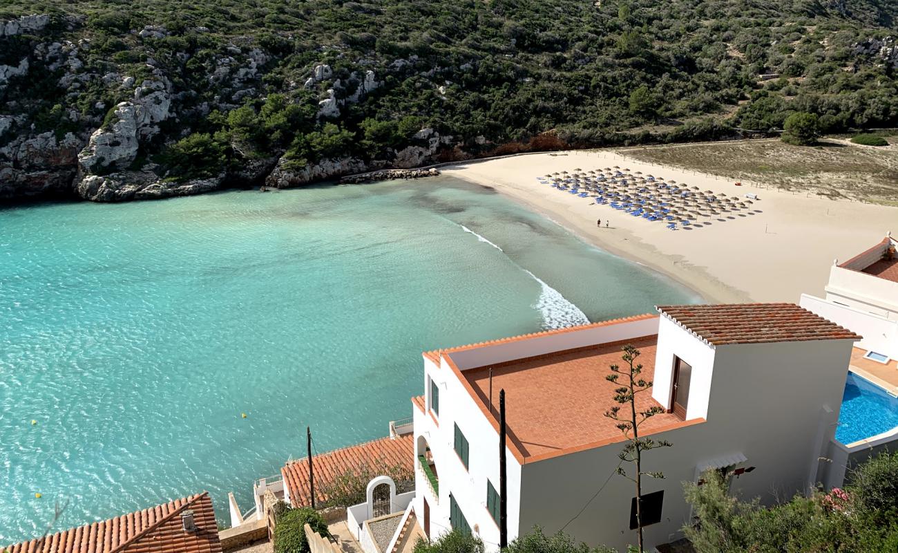 Photo of Cala en Porter beach with bright fine sand surface