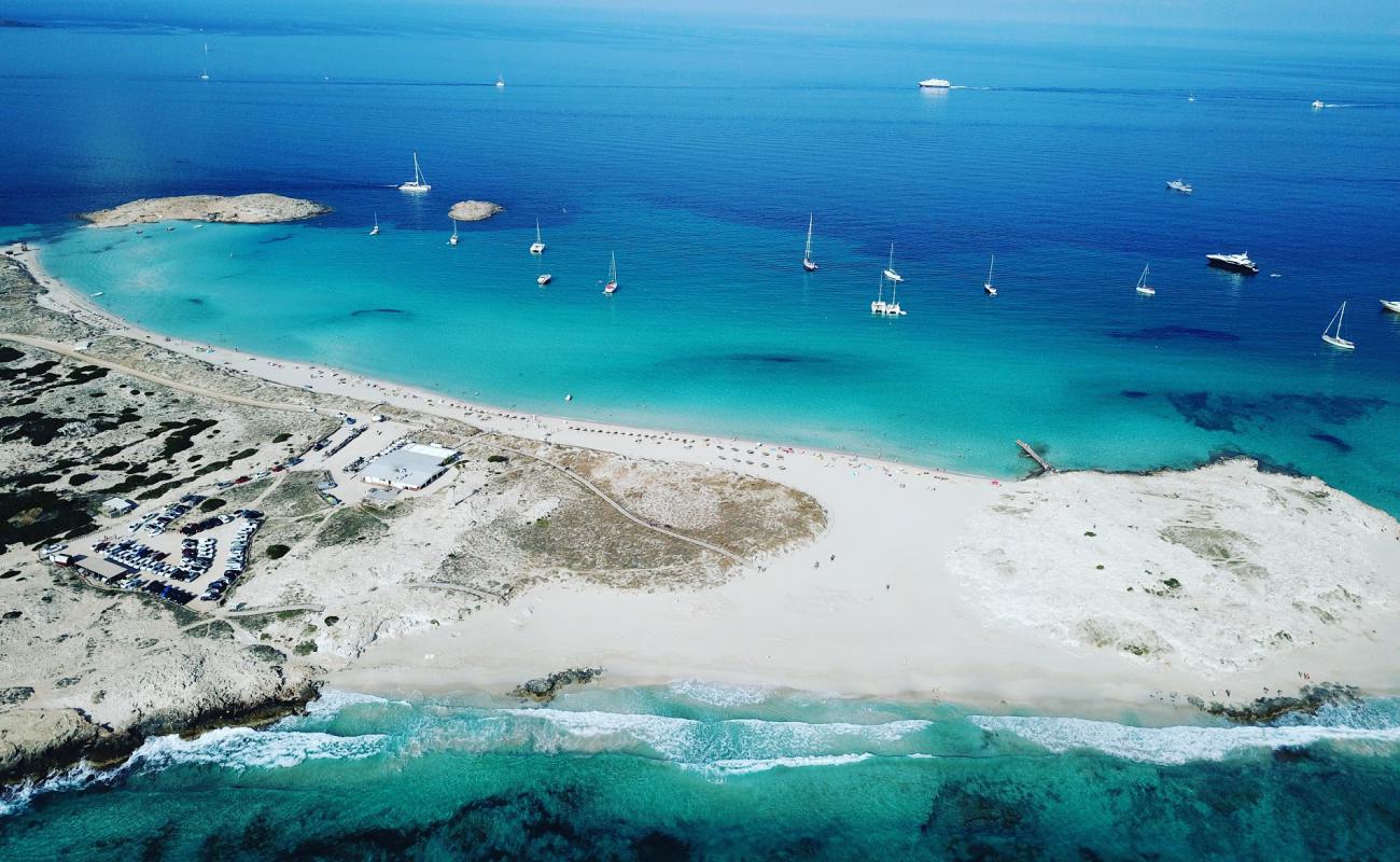 Photo of Platja de les Illetes with white fine sand surface