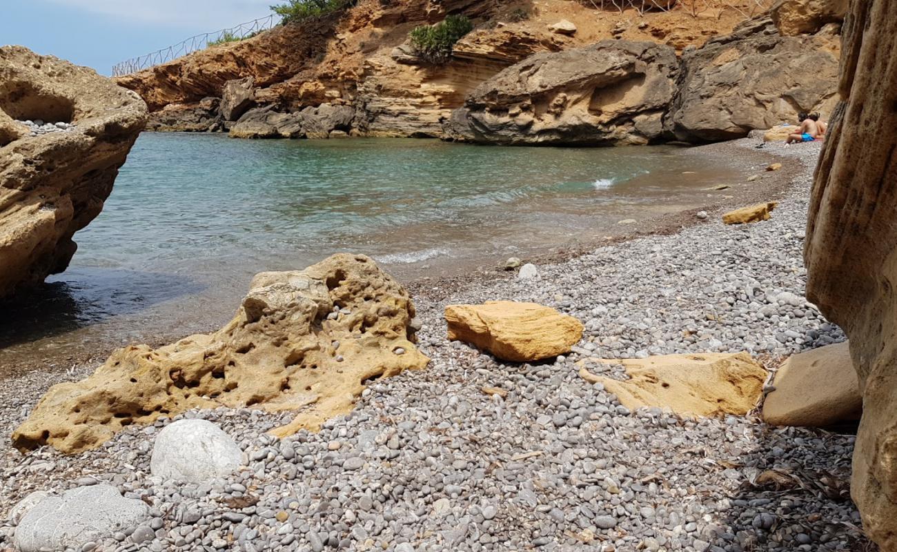 Photo of Pedra Foguera beach with light sand &  pebble surface