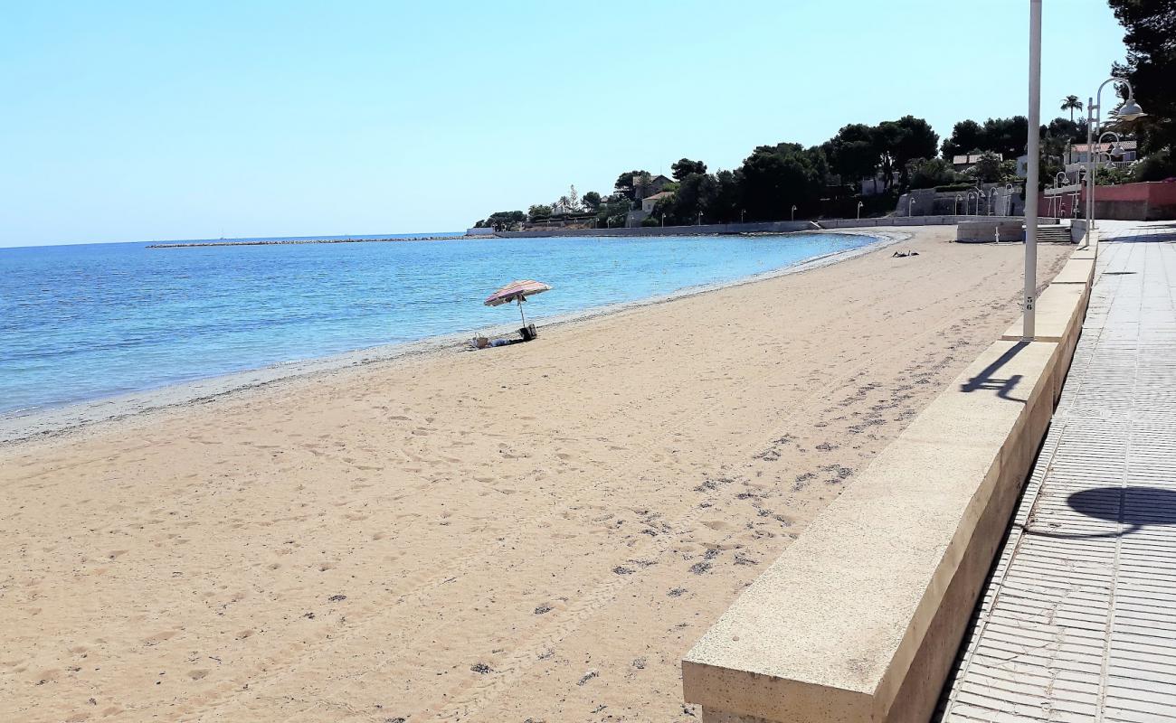 Photo of Marineta Casiana with brown sand surface