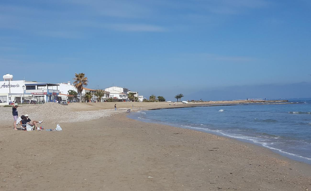 Photo of Platja de la Ribera 2 with brown sand surface