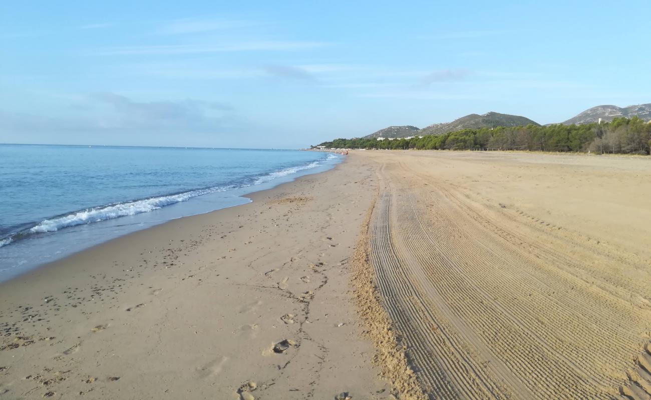 Photo of L'Hospitalet beach with bright sand surface