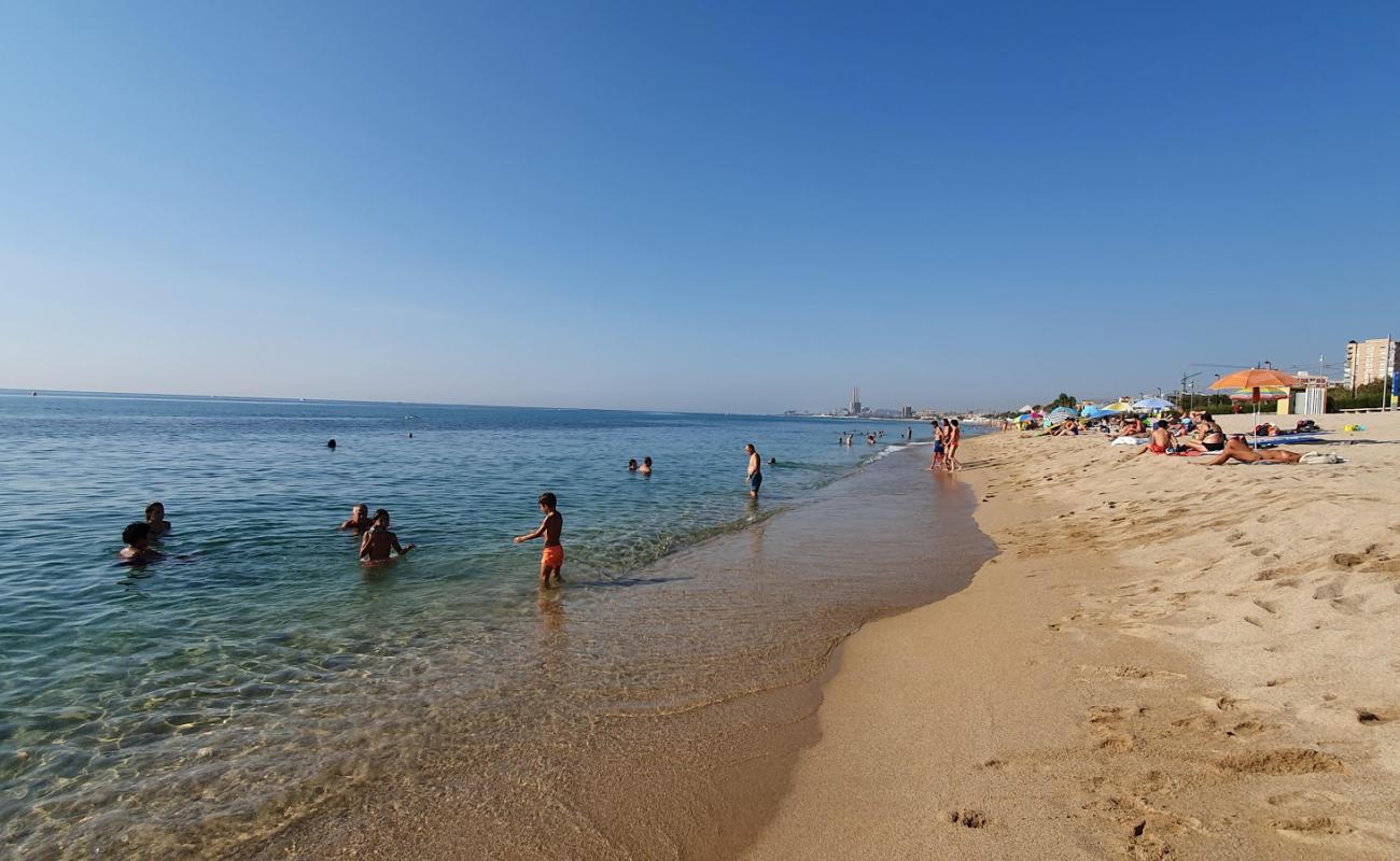 Photo of Platja de la Barca Maria with bright sand surface