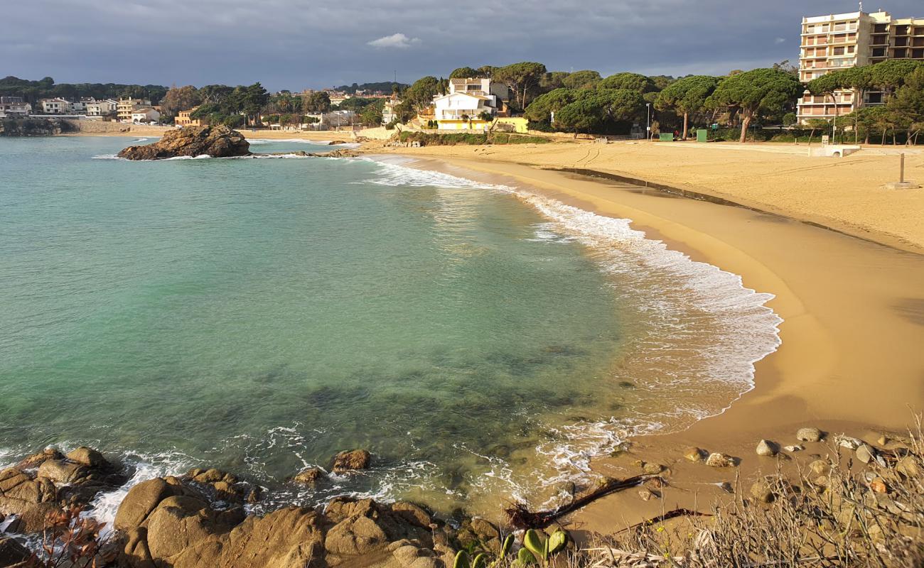 Photo of La Fosca beach with bright sand surface