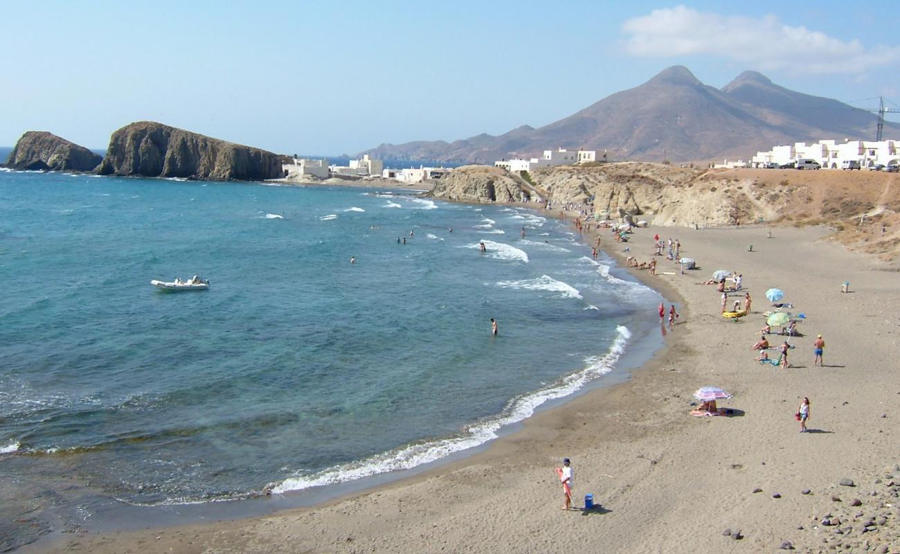 Photo of Playa del Penon Blanco with gray sand surface