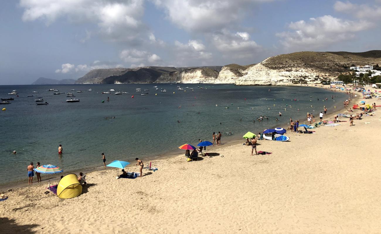 Photo of Playa Agua Amarga with brown sand surface