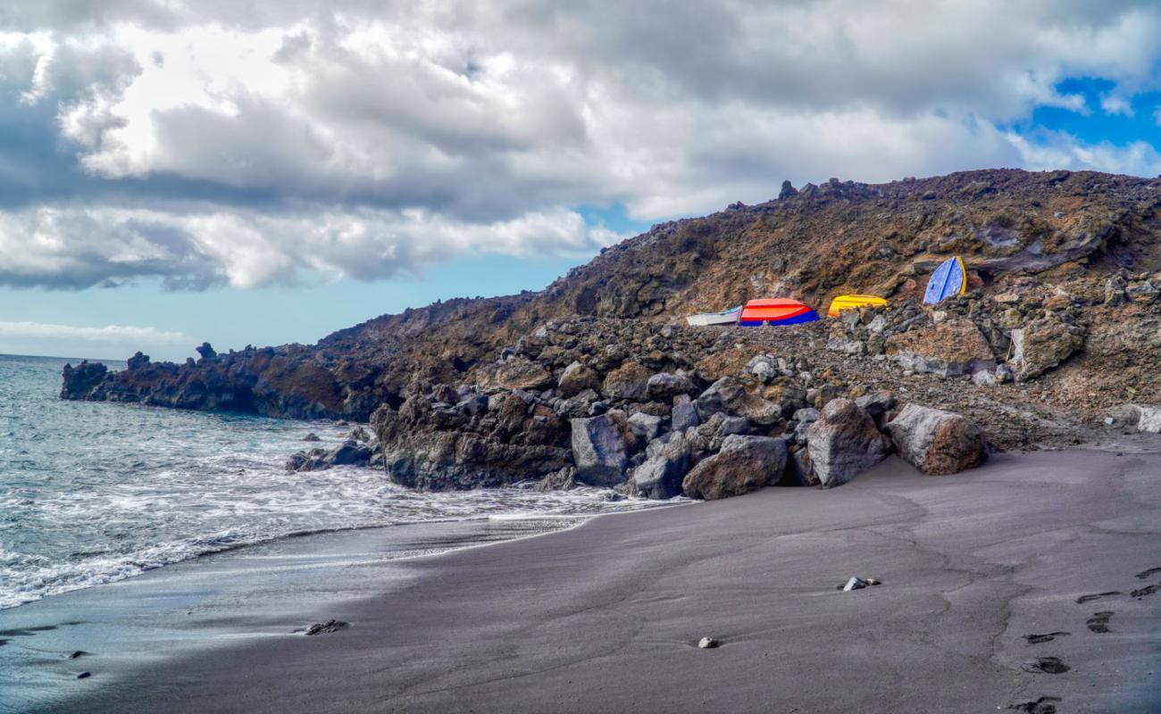 Photo of Playa de Maschalani with black sand surface