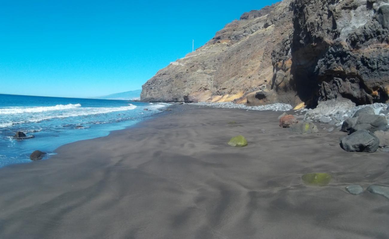 Photo of Playa El Llano with gray sand surface