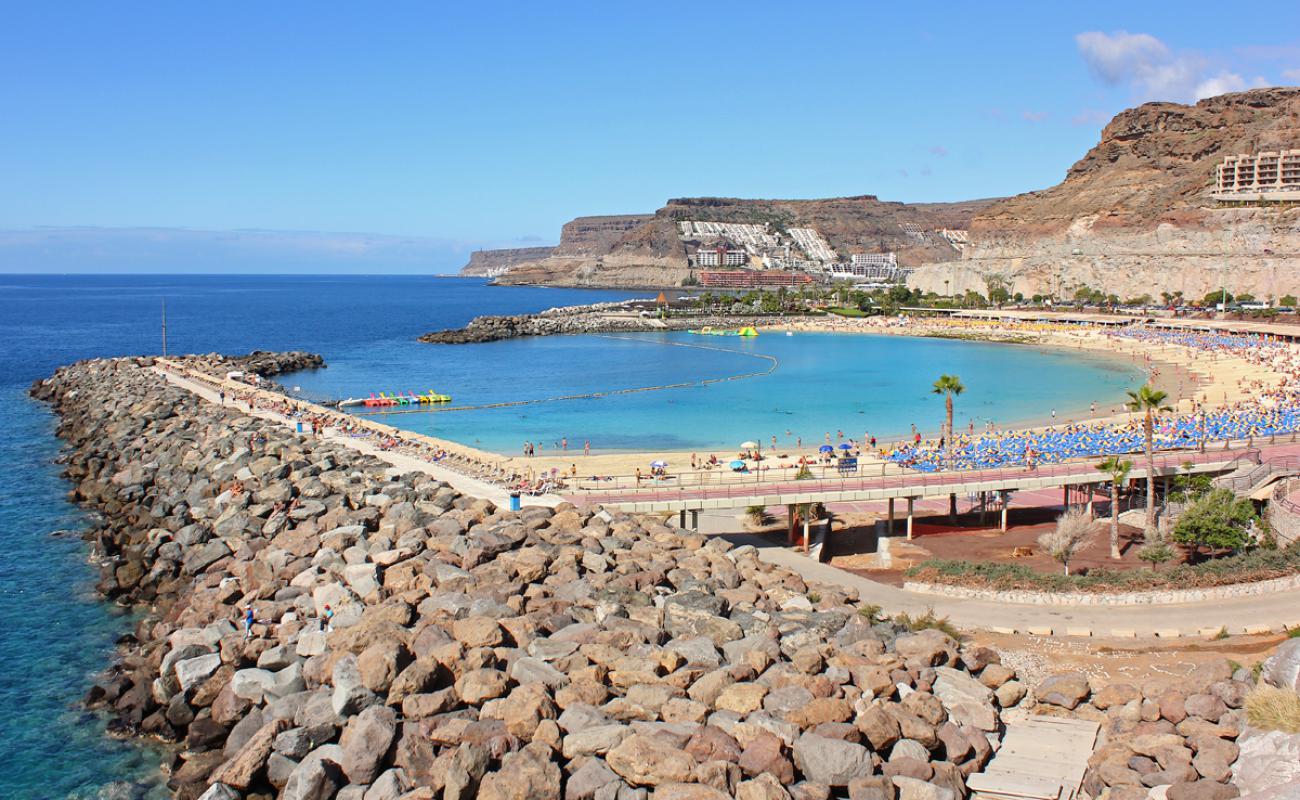 Photo of Amadores Beach with bright fine sand surface