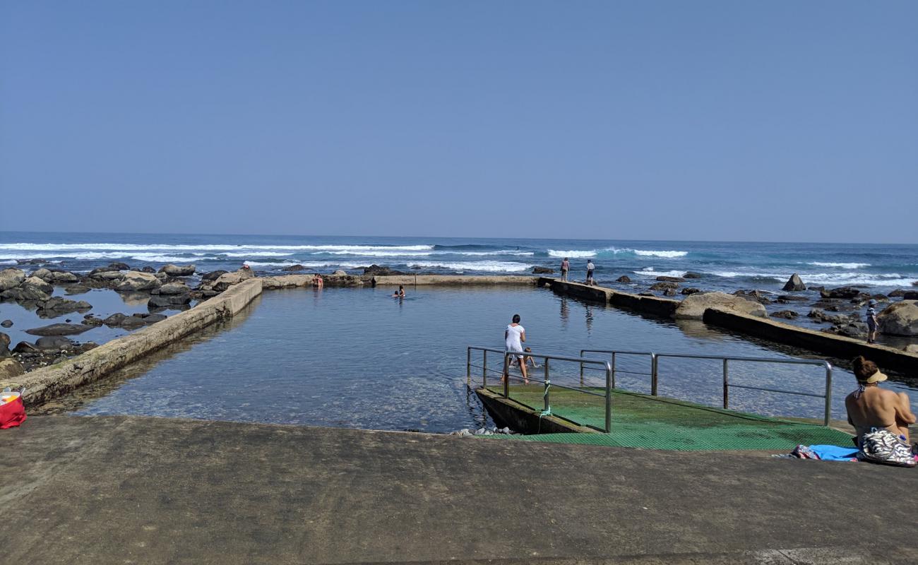 Photo of Piscina Natural El Altillo with concrete cover surface