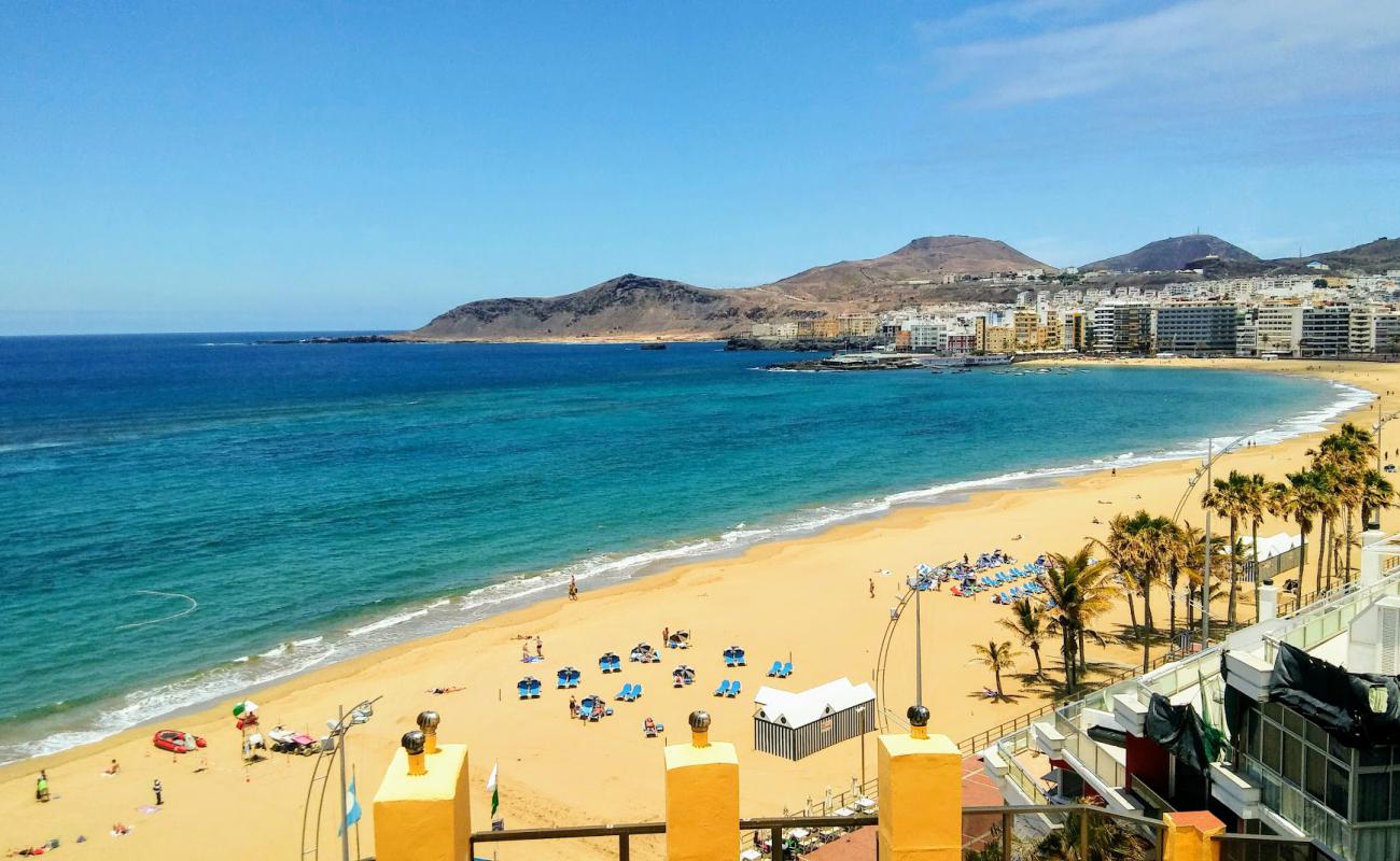 Photo of Las Canteras Beach with bright fine sand surface