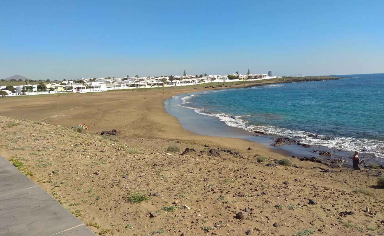 Photo of Playa de la Concha with brown sand surface