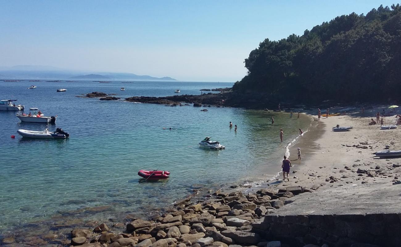 Photo of Praia de Temperan with white sand surface