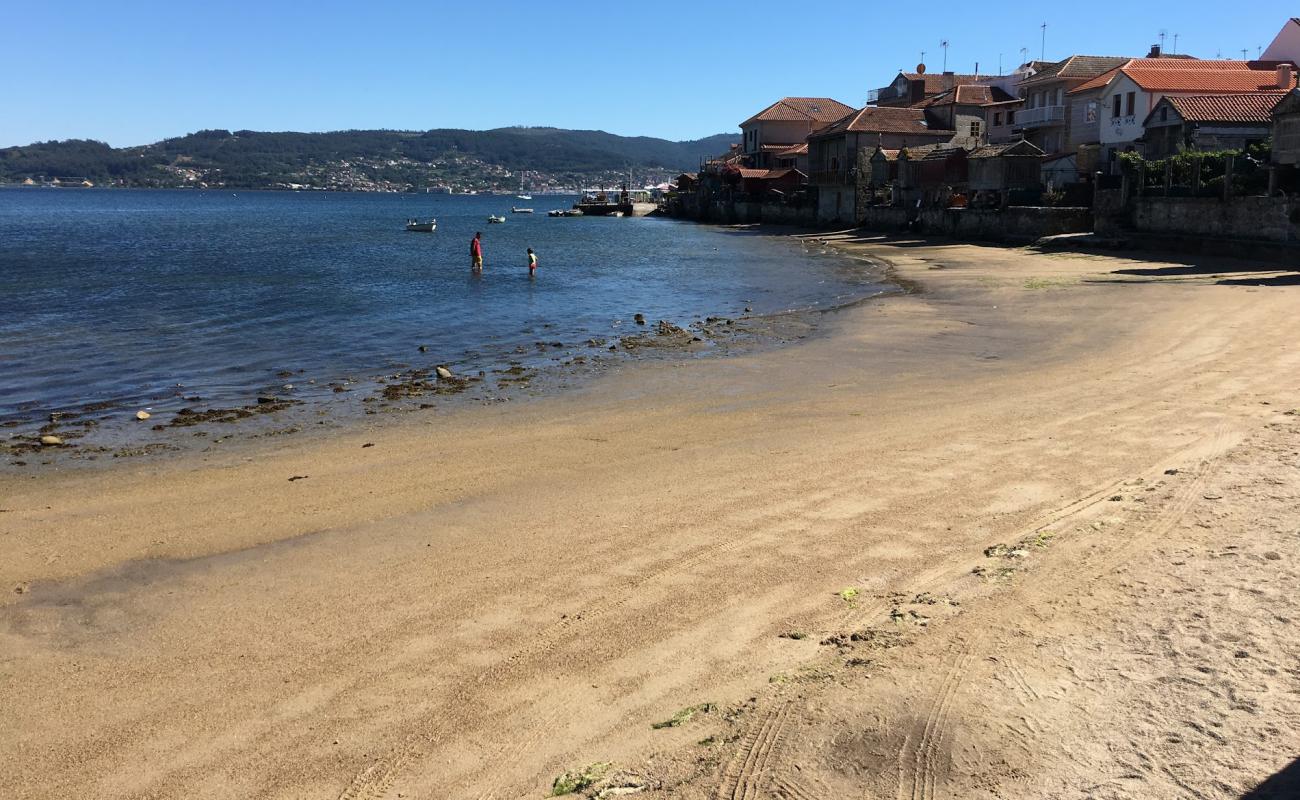 Photo of Praia do Padron with bright sand surface