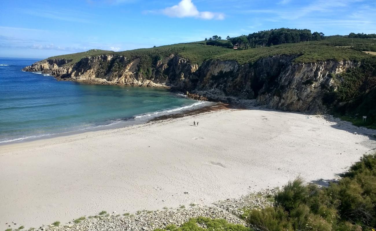 Photo of Praia de Beo with white sand surface