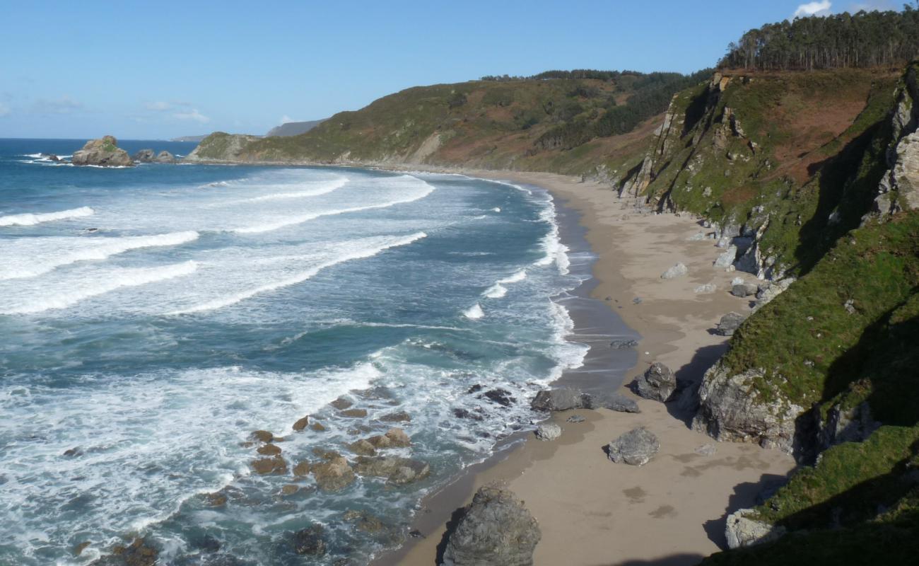 Photo of Praia do Sarridal with bright fine sand surface