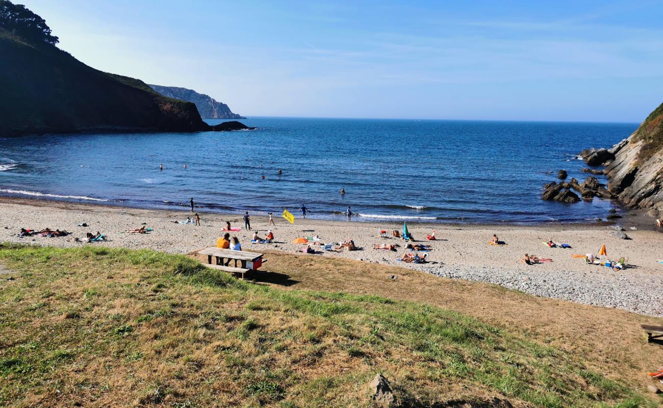 Photo of Playa de Bahinas with light pebble surface