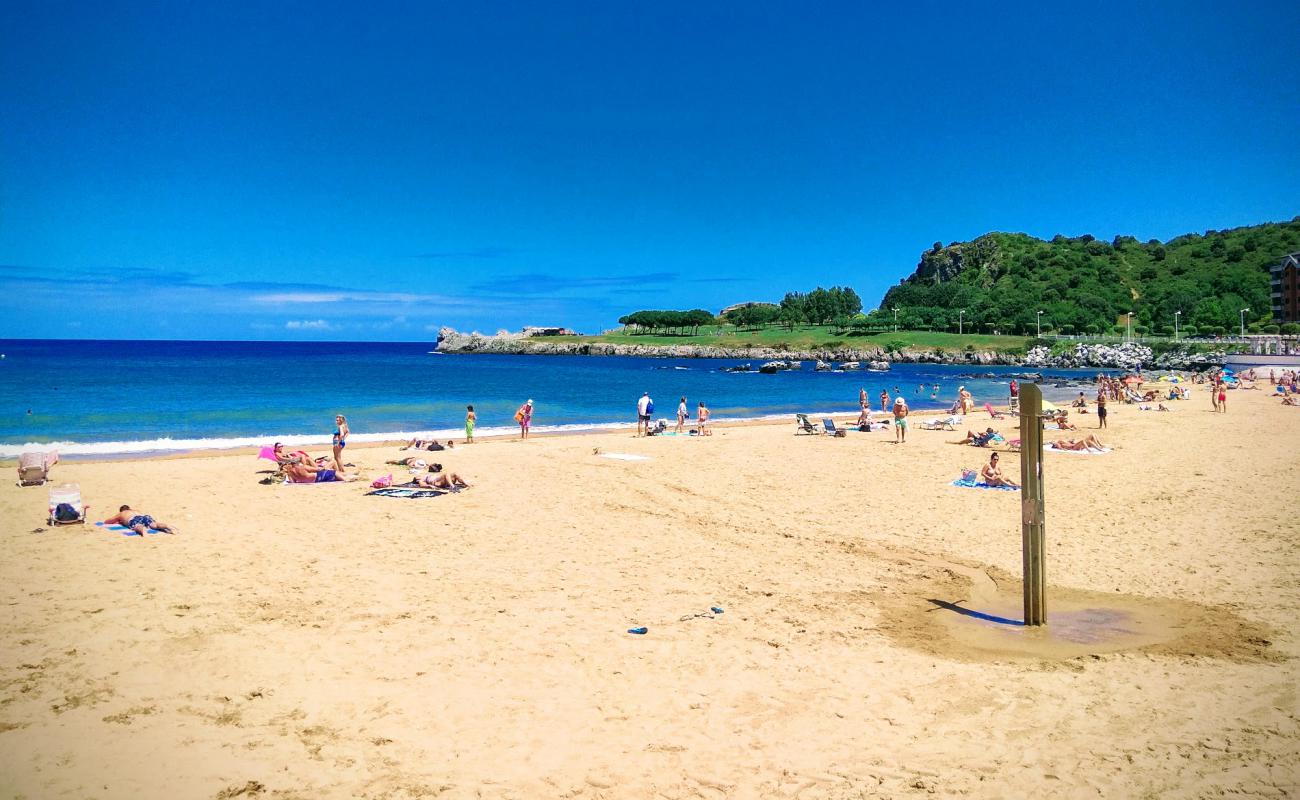 Photo of Playa de Brazomar with bright fine sand surface