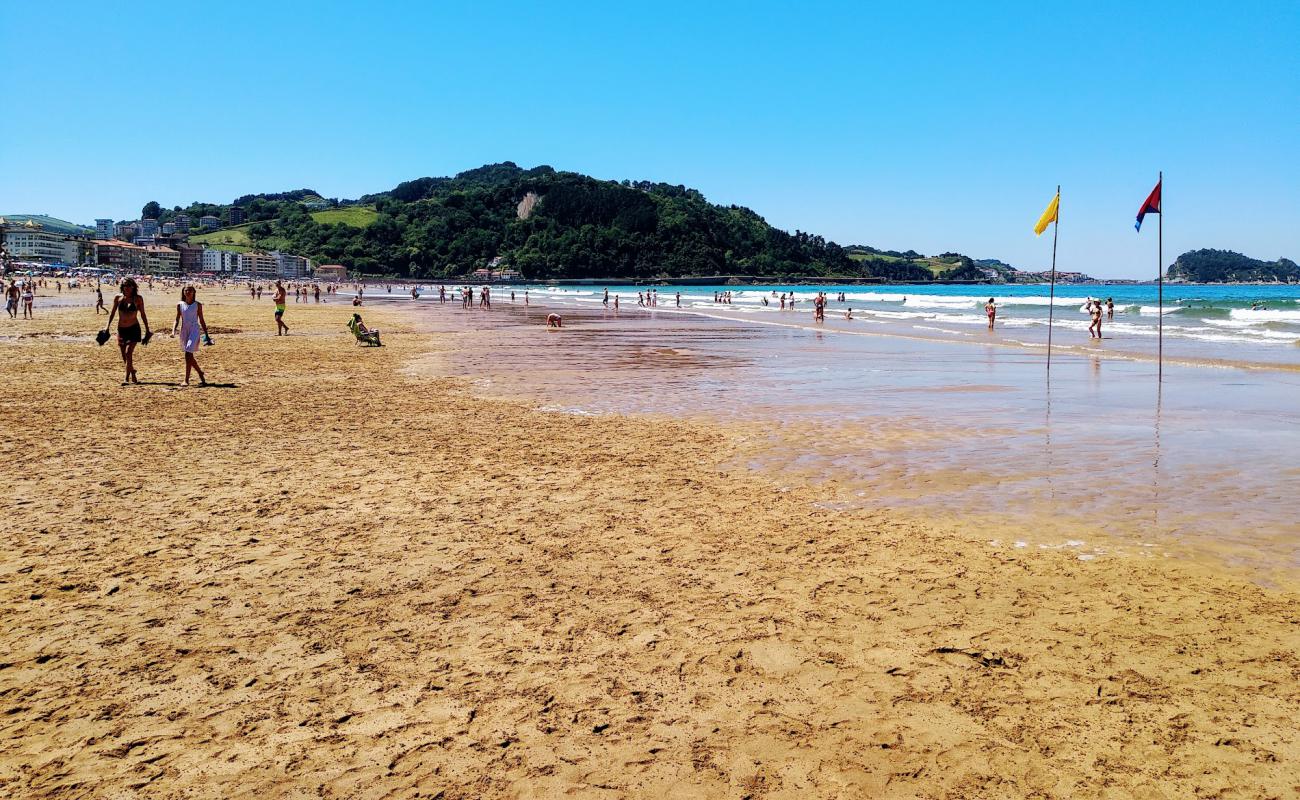 Photo of Zarautz Beach with brown fine sand surface