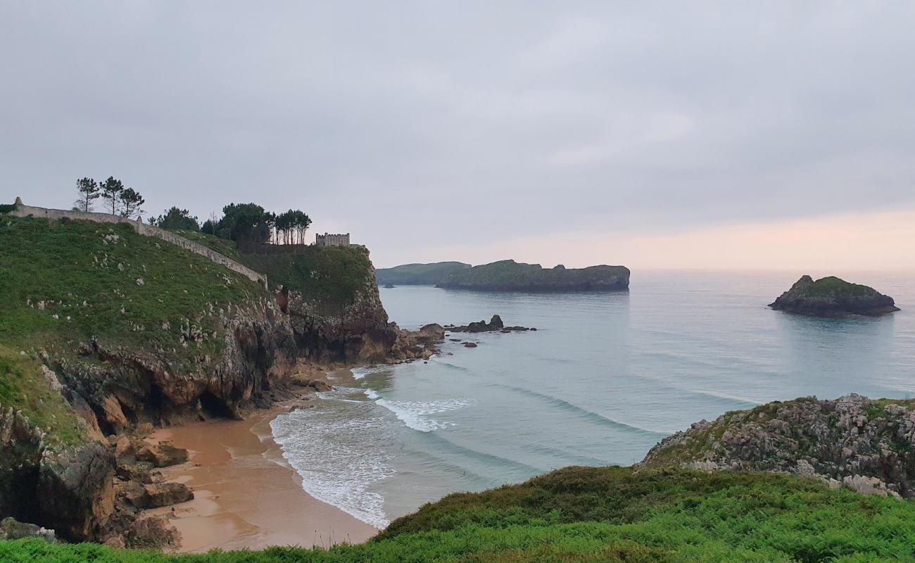 Photo of Playa de La Nixon with bright sand surface