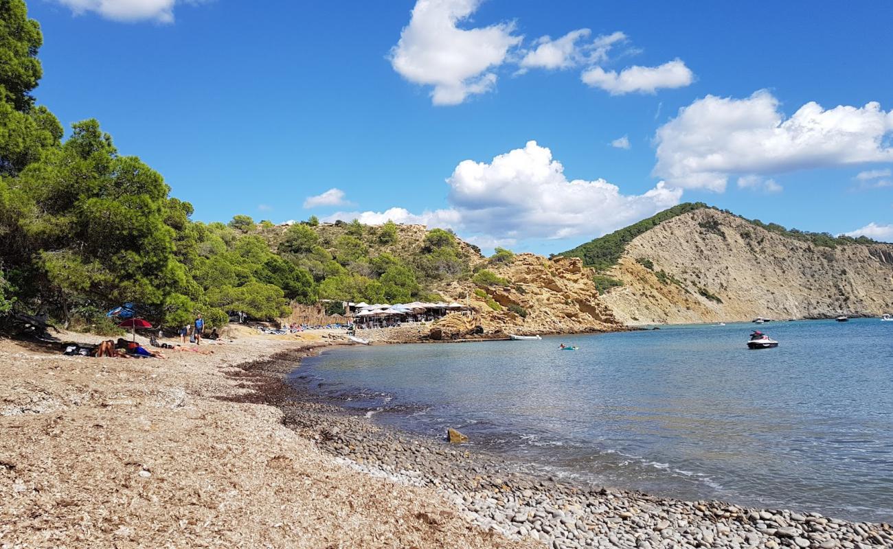 Photo of Playa Es Xarcu with gray pebble surface