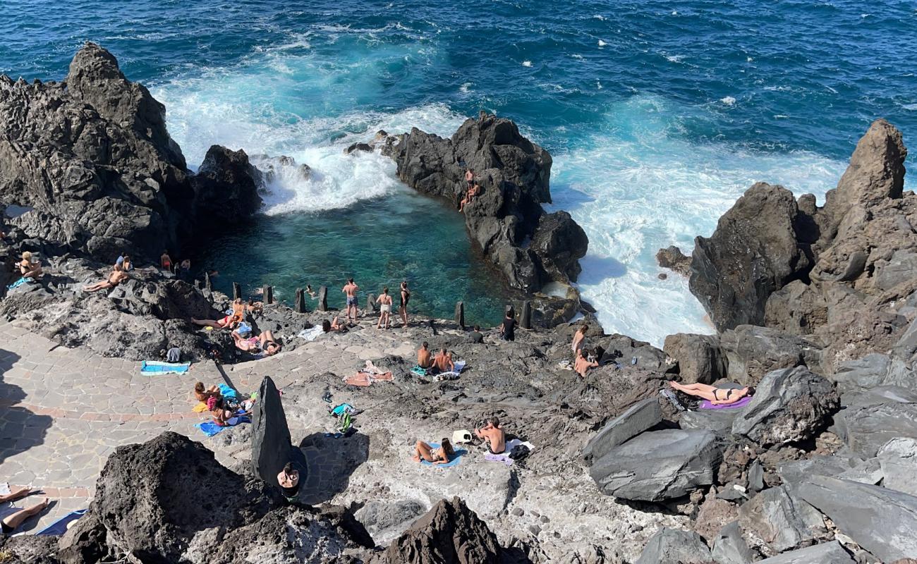 Photo of Charco De La Laja Beach with rocks cover surface