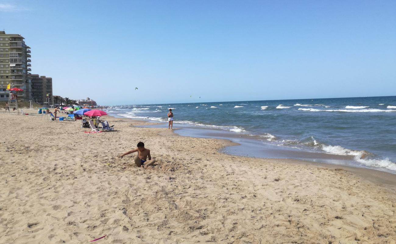 Photo of Platja del Mareny de Barraquetes with bright sand surface